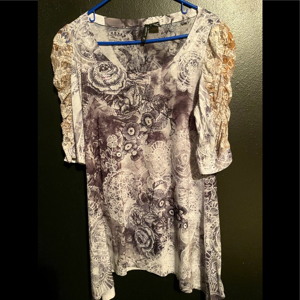 Women’s New Directions Size L Blouse